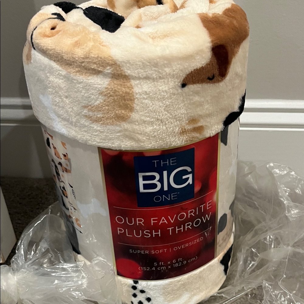 The Big One Colorful Dog Print Throw Blanket dogs in sweaters beige multi NWT - Picture 3 of 5
